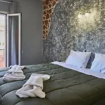 Anna Studios ماراثياس