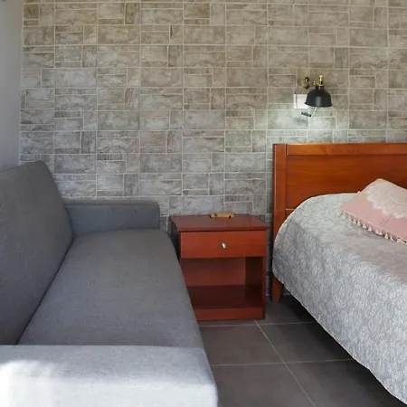 Anna マラティアス